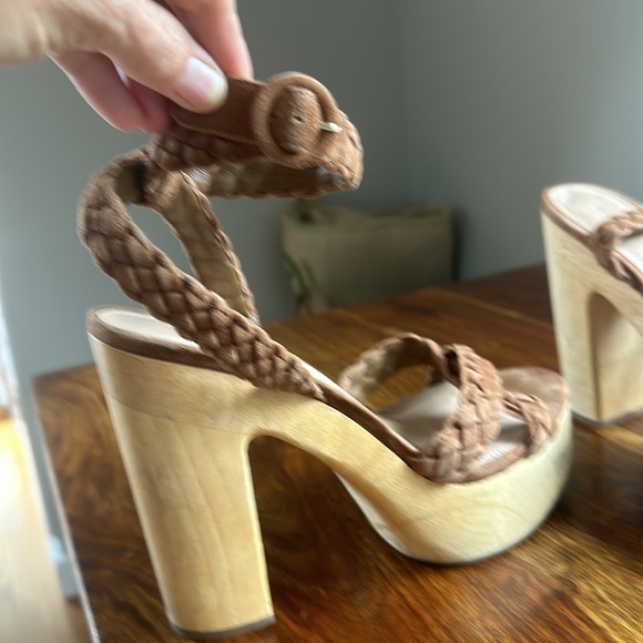 gorgeous platform sandals - Picture 3 of 3